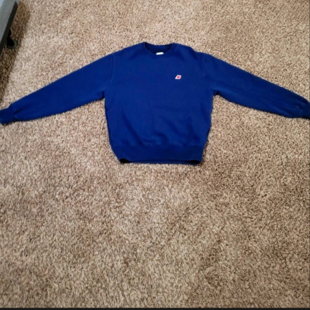 navy blue/indigo new balance sweatshirt size small